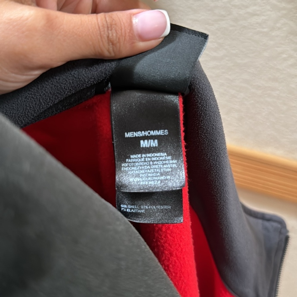 The North Face Men’s Vibrant Red Zip Up Jacket Size M - Picture 10 of 11